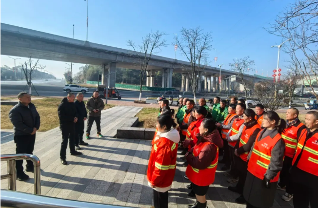 王輝德、余良光分別走訪(fǎng)慰問(wèn)一線(xiàn)干部職工并檢查安全生產(chǎn)工作